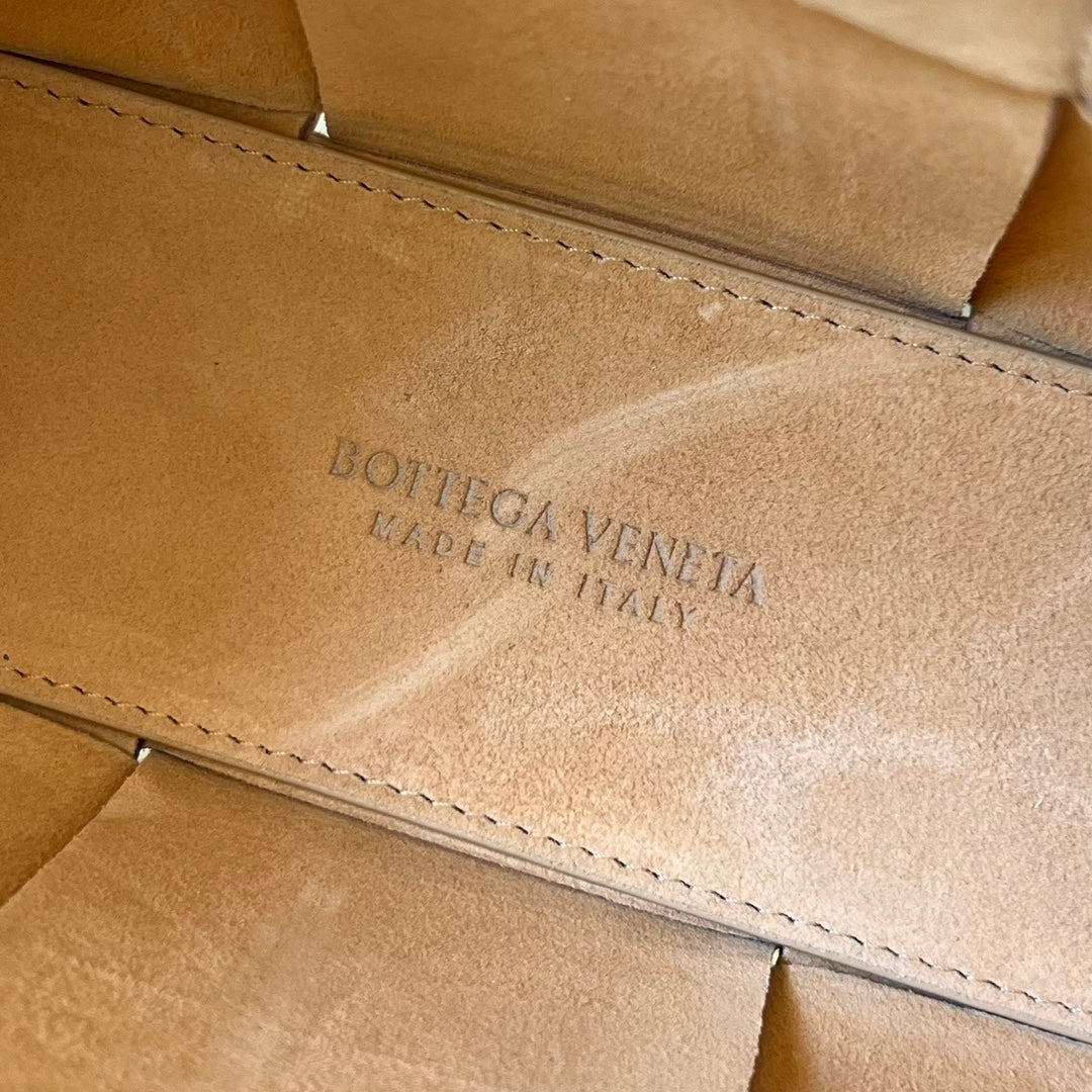 BOTTEGA VENETA CANDY ARCO TOTE 20 IN TAN BROWN CALFSKIN