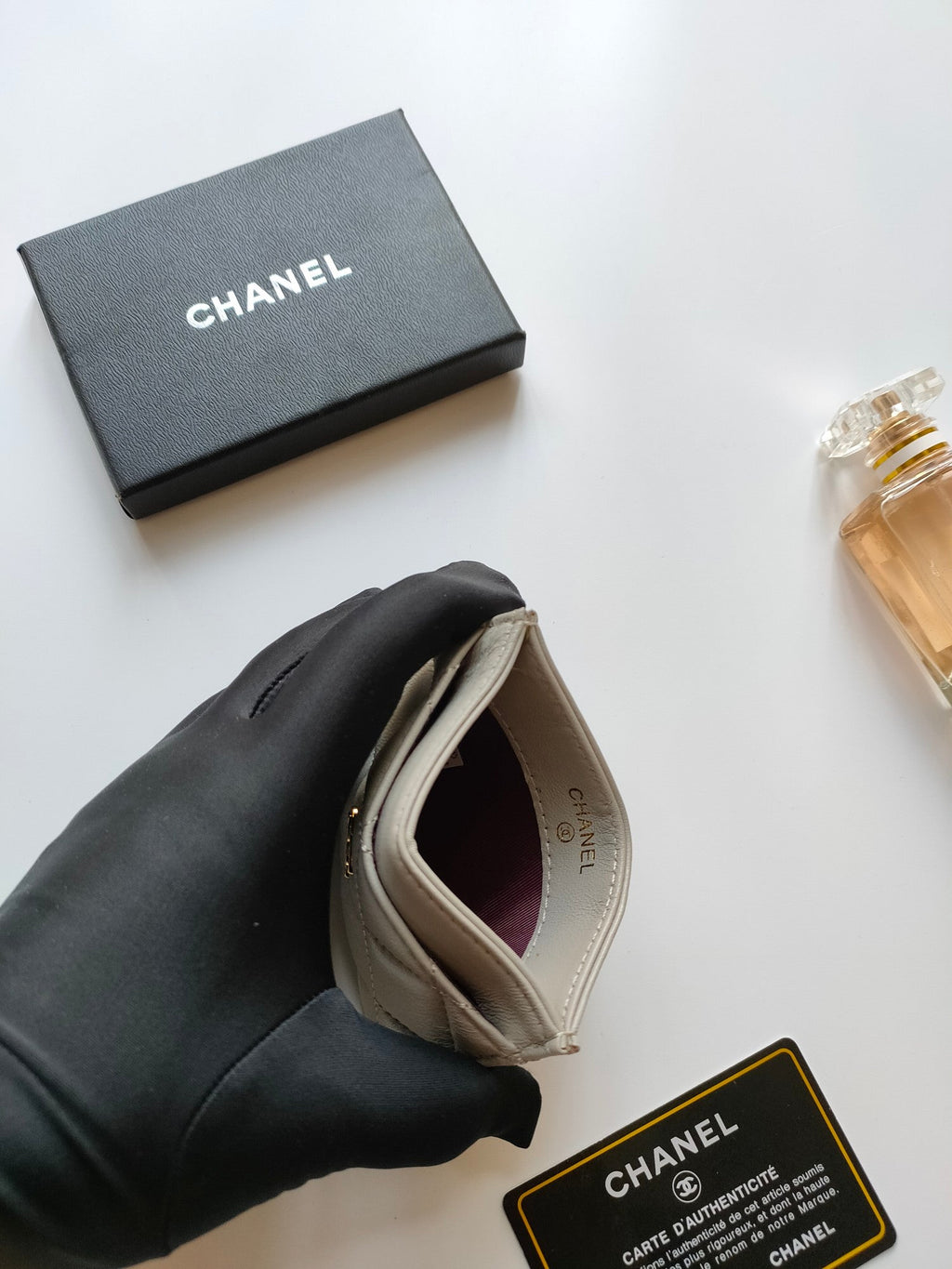 CHANEL CARD HOLDER 11.2 GRAY CALFSKIN WITH GOLD ICON