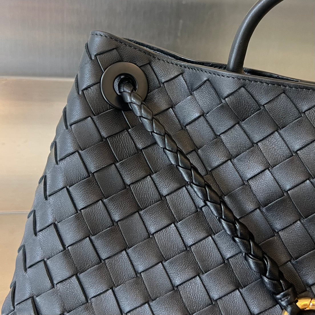 BOTTEGA VENETA SMALL ANDIAMO 29 IN BLACK LAMBSKIN