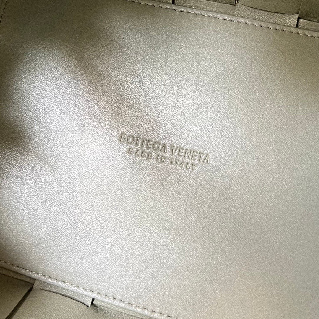 BOTTEGA VENETA SMALL 22 CASSETTE IN EICRU BEIGE LAMBSKIN
