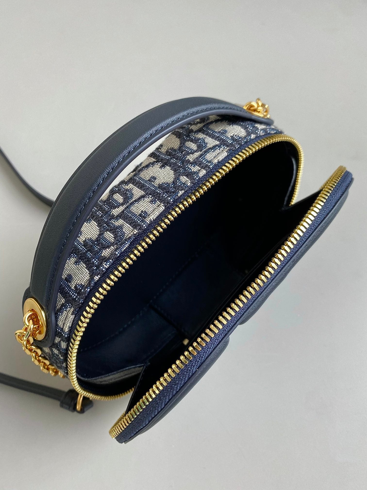 DIOR SIGNATURE 18 OVAL BAG IN BLUE OBLIQUE JACQUARD