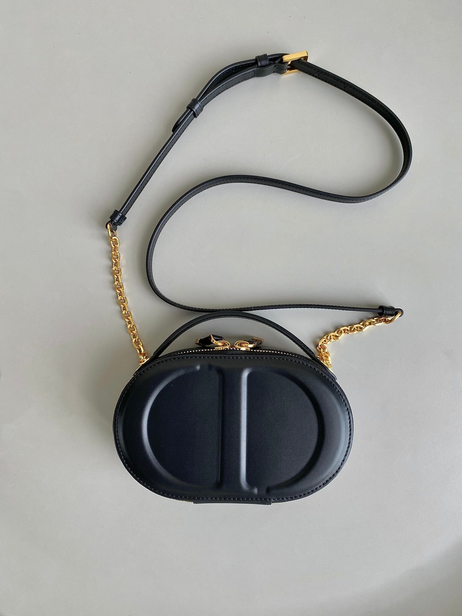 DIOR SIGNATURE 18 OVAL BAG IN BLACK CALFSKIN