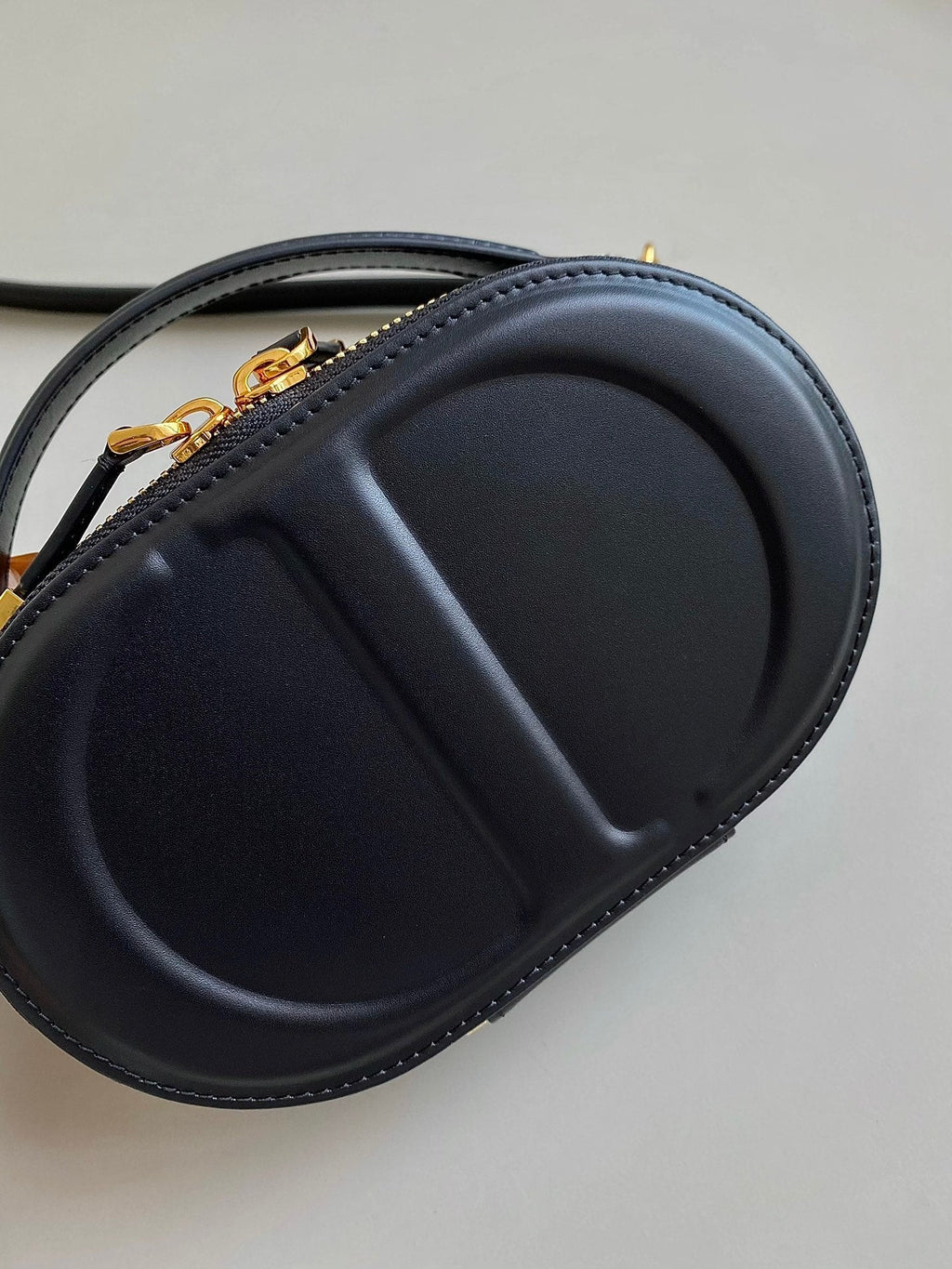 DIOR SIGNATURE 18 OVAL BAG IN BLACK CALFSKIN