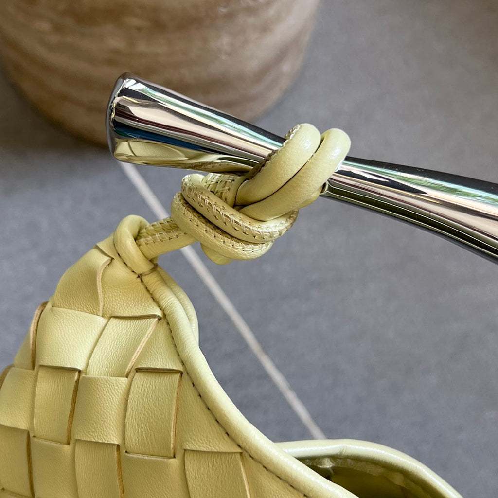 BOTTEGA VENETA SARDINE 33 WITH CHAIN IN YELLOW CREAM LAMBSKIN