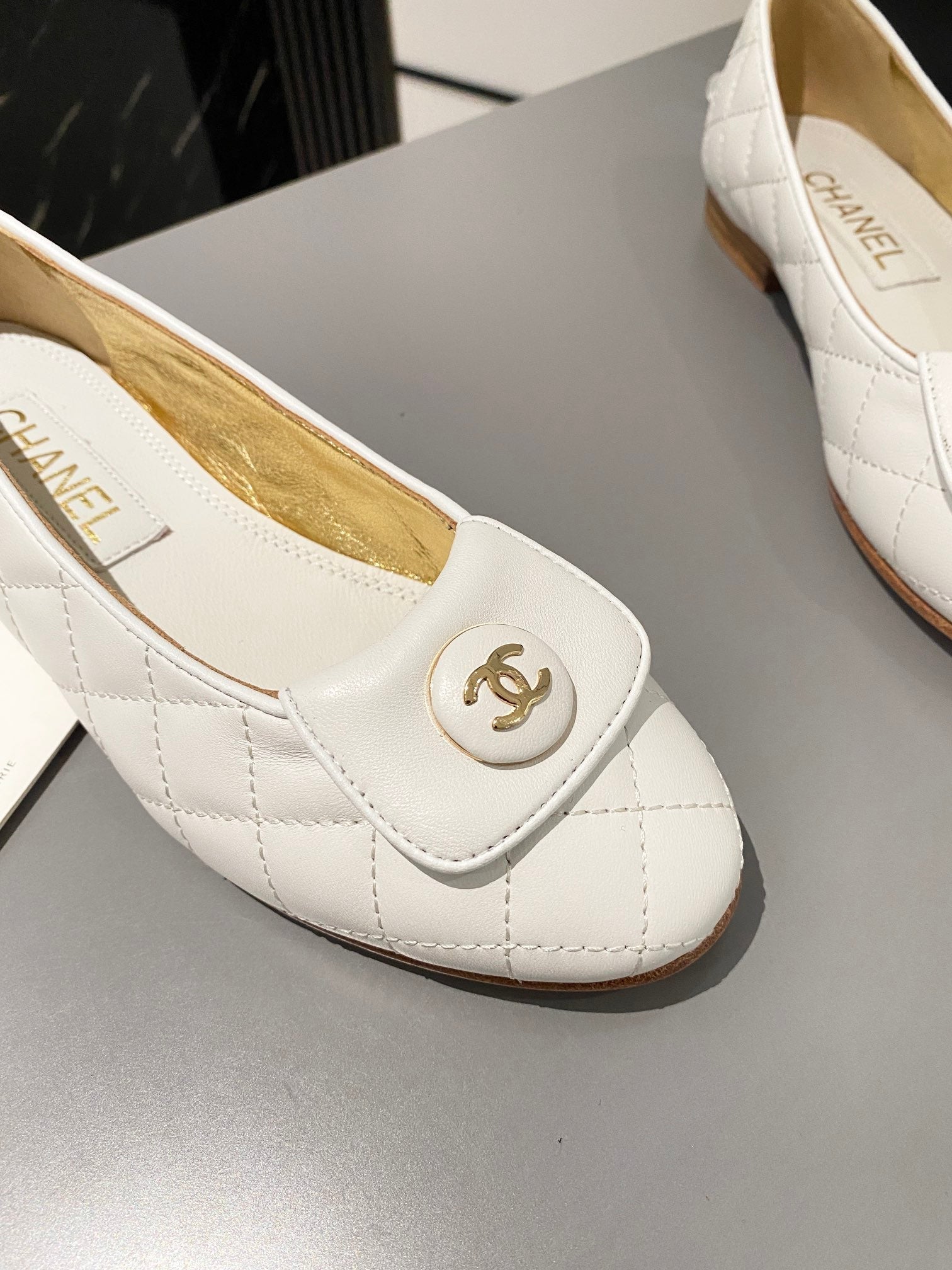 CHANEL BALLET FLAT WHITE LAMBSKIN