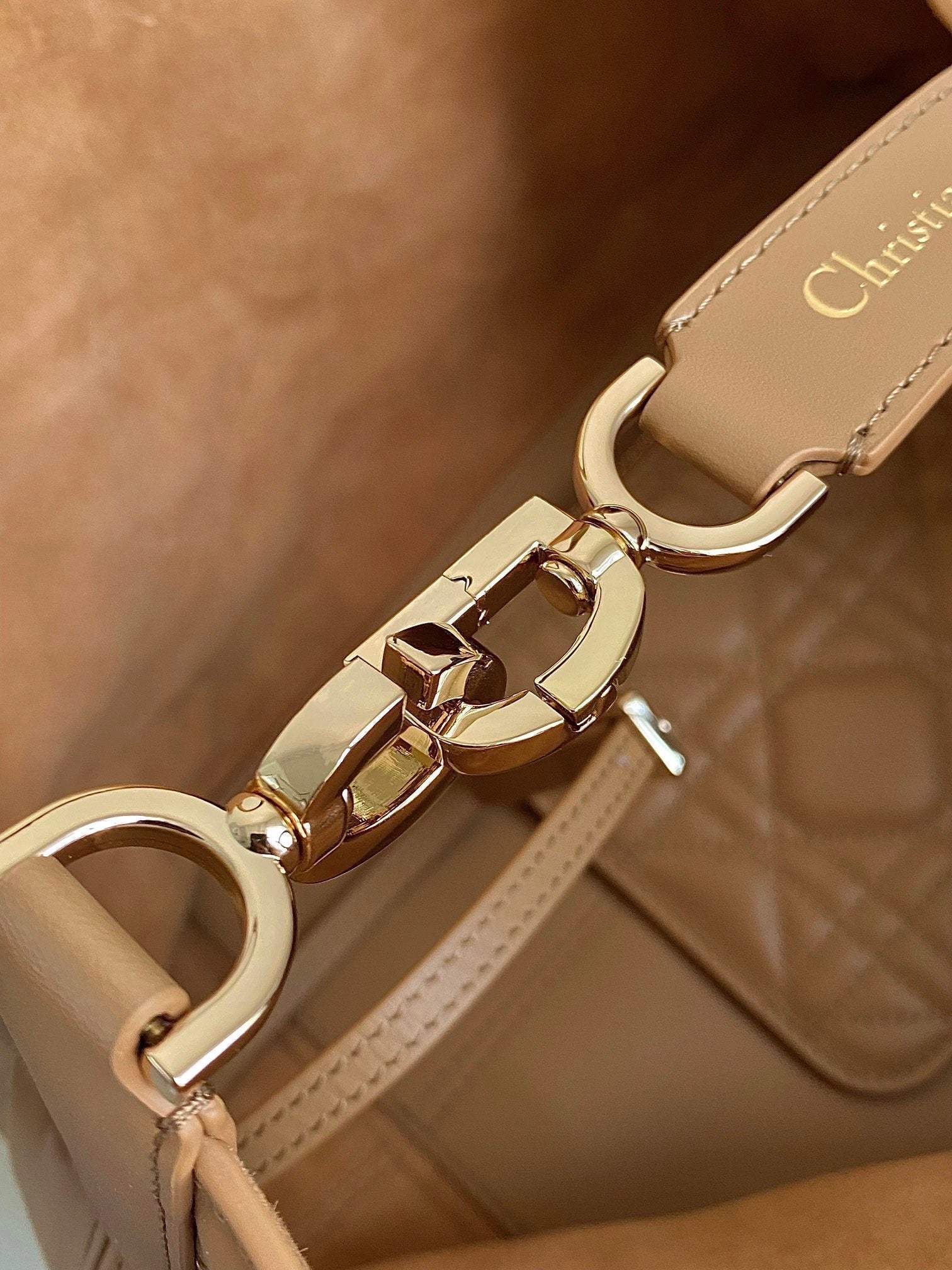 DIOR TOUJOURS 28 BAG IN CAMEL BEIGE LAMBSKIN