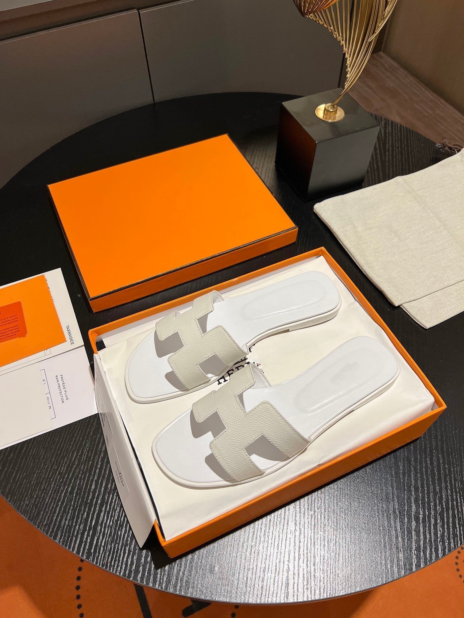 HERMES 0RAN SANDAL Leather White