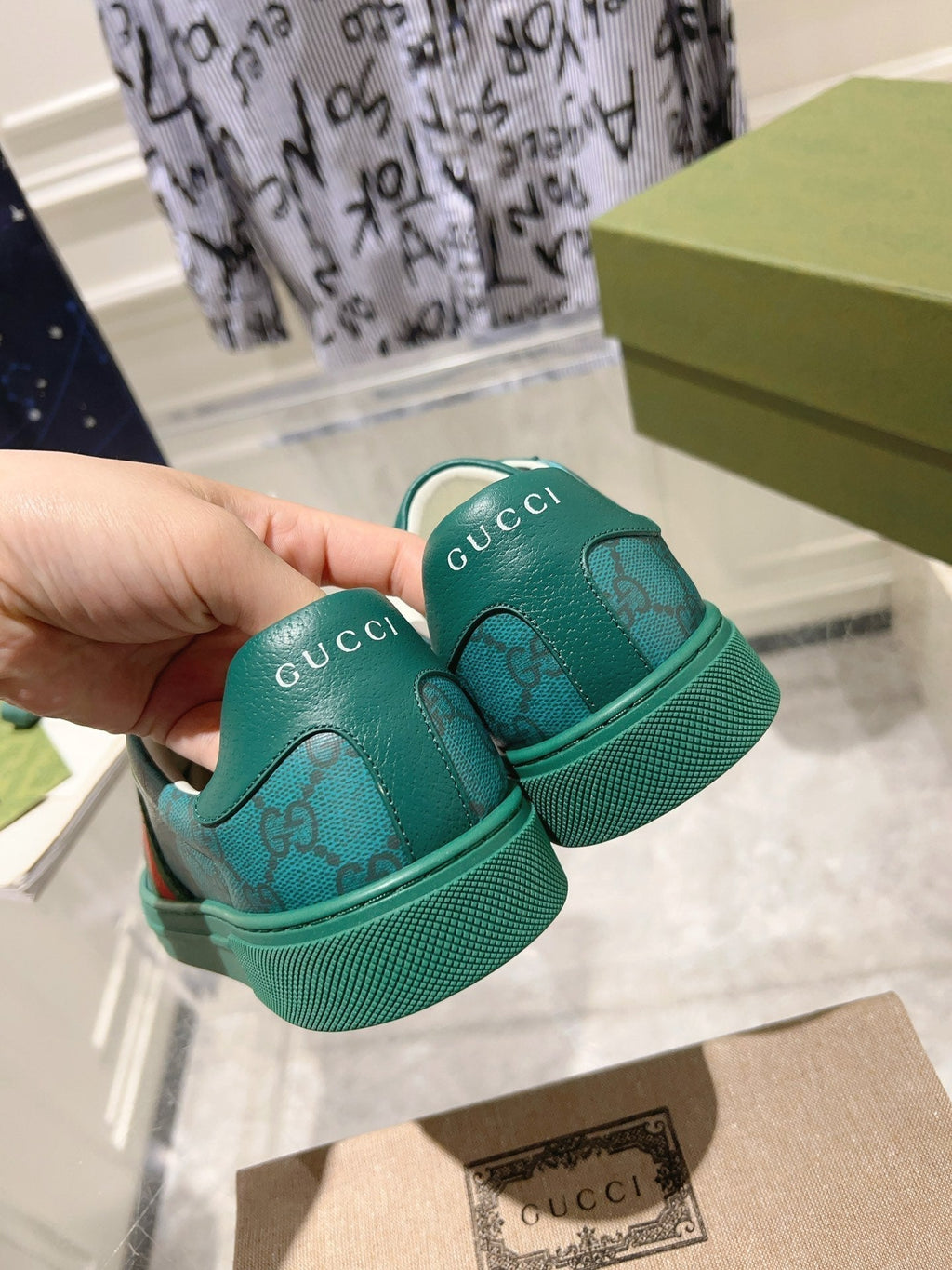 GUCCI ACE  SUPREME TRAINER OCEAN CALFSKIN