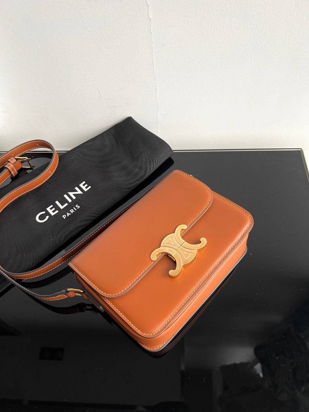 CELINE TRIOMPHE TEEN 22 CINNAMON BROWN COWHIDE