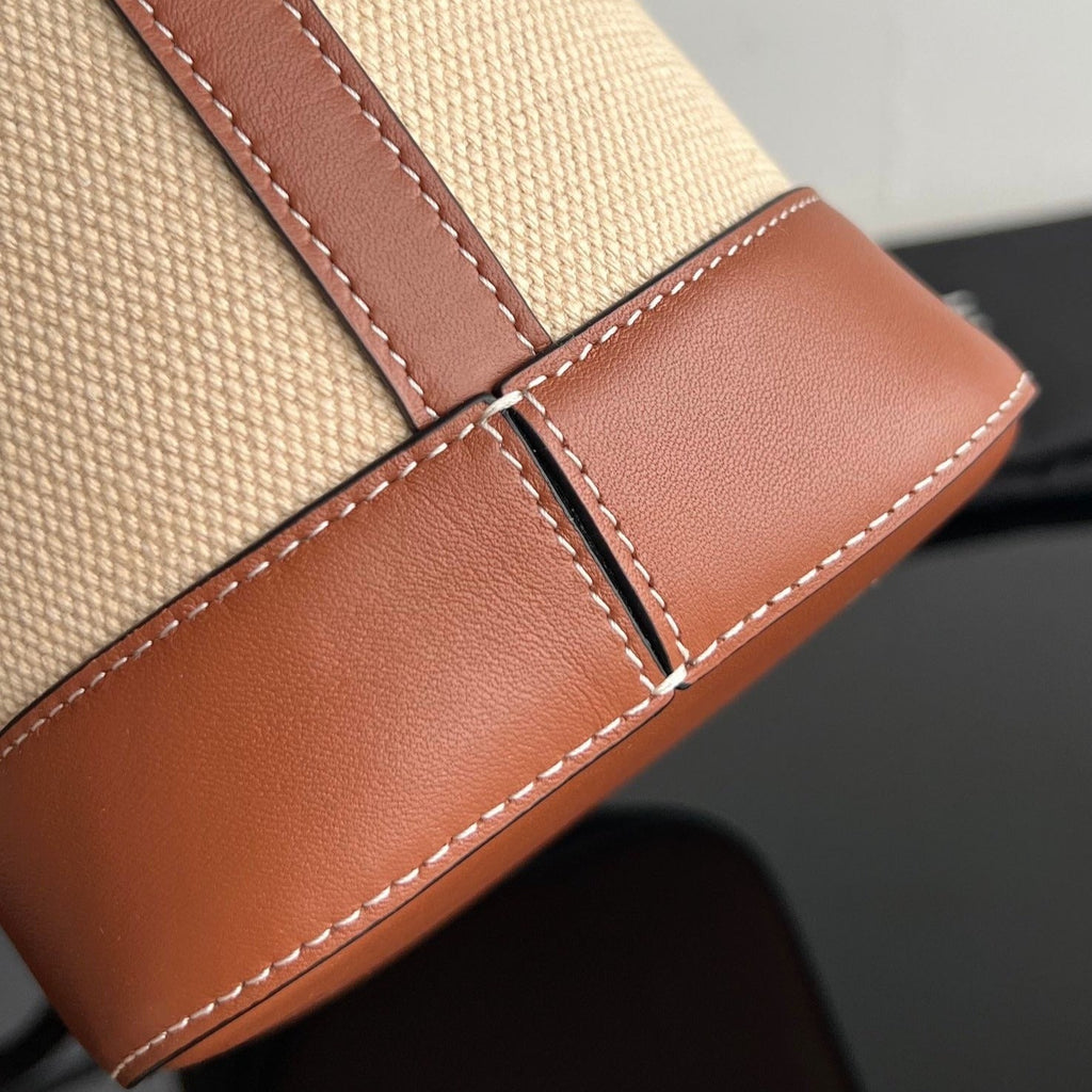 CELINE BUCKET CUIR TRIOMPHE 24 BEIGE BROWN CALFSKIN