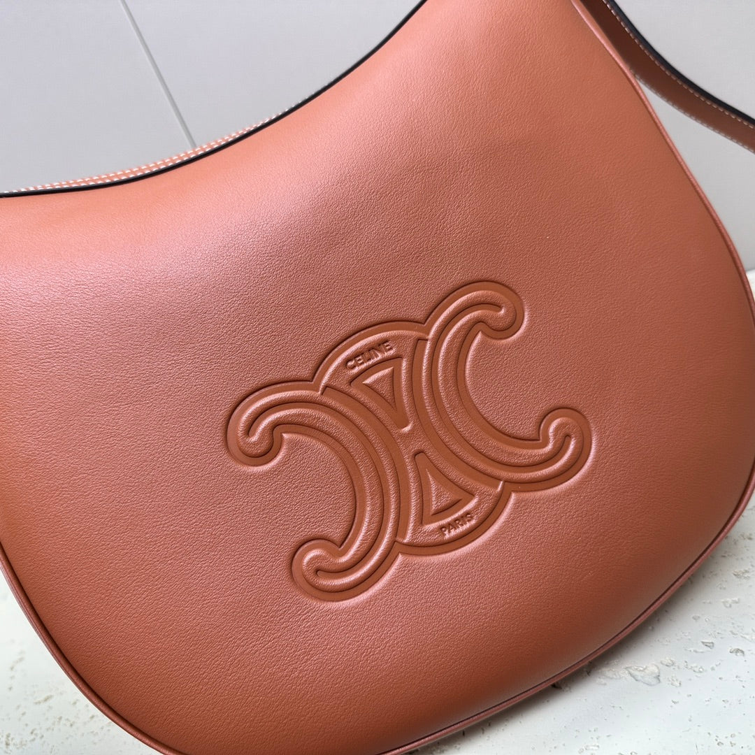 CELINE MEDIUM 30 HELOÏSE BAG CUIR TRIOMPHE IN BRONZE BROWN SUPPLE CALFSKIN