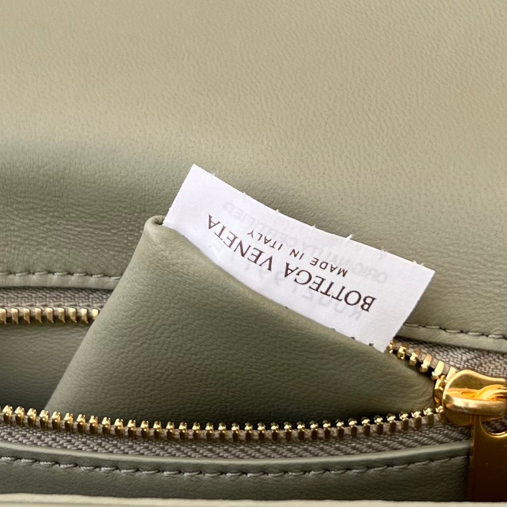 BOTTEGA VENETA ANDIAMO 21 IN GRAY OLIVE LAMBSKIN