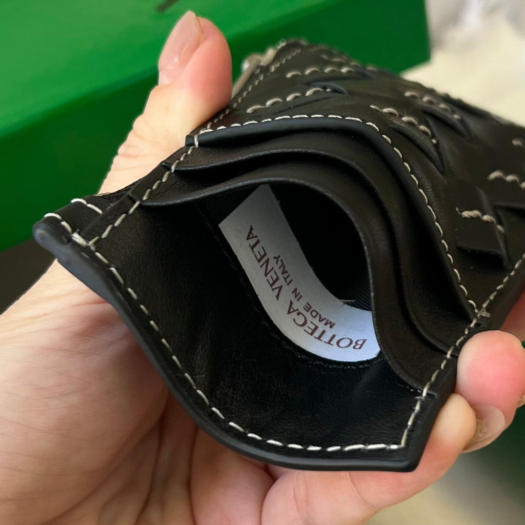 BOTTEGA VENETA ZIPPED CARD CASE 11 BLACK CALFSKIN
