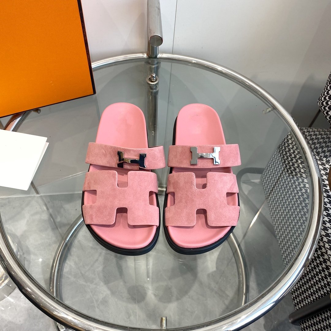 HERMES Chypre Sandal Pink Suede