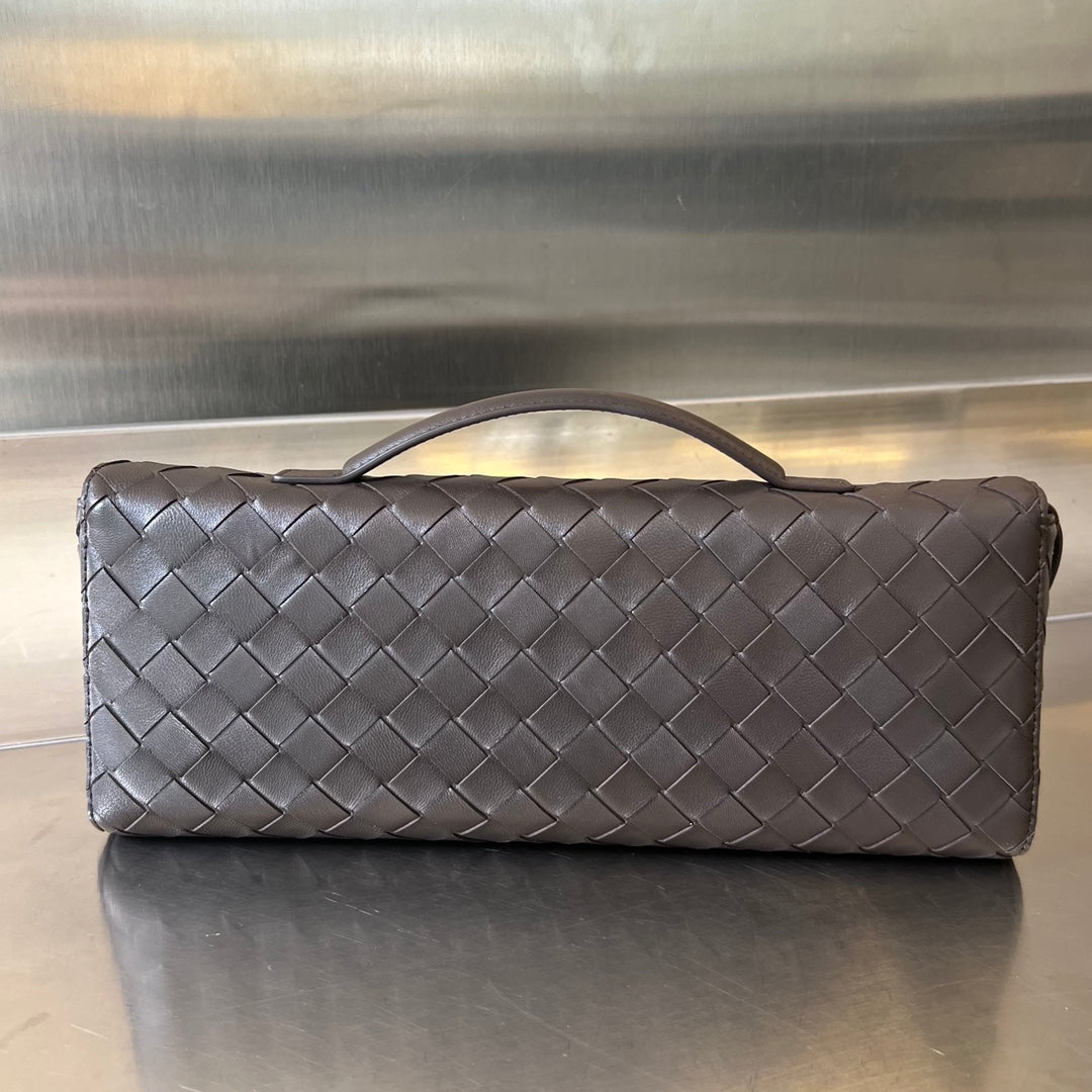 BOTTEGA VENETA Long Clutch Andiamo With Handle 31cm Chocolate Calfskin Ghw