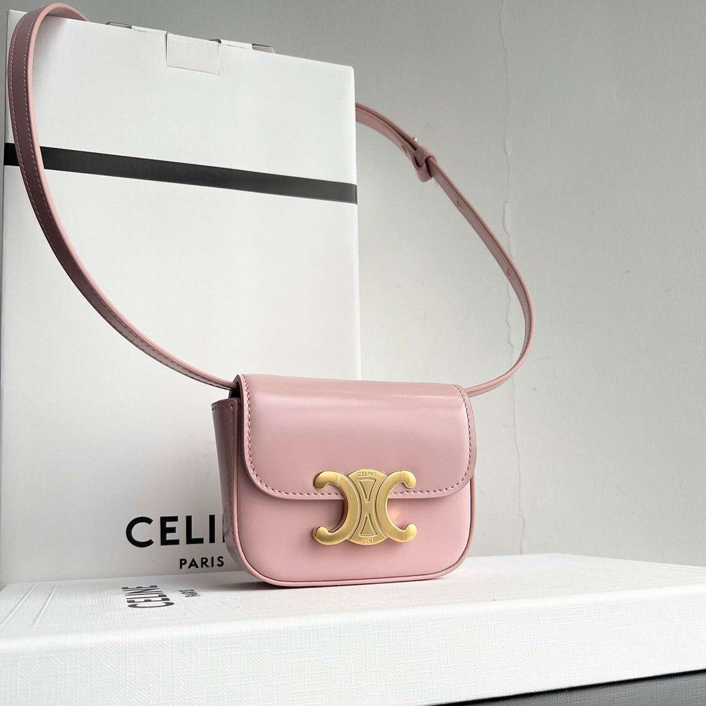 CELINE Triomphe 11 PASTEL PINK Shiny Calfskin Handbag