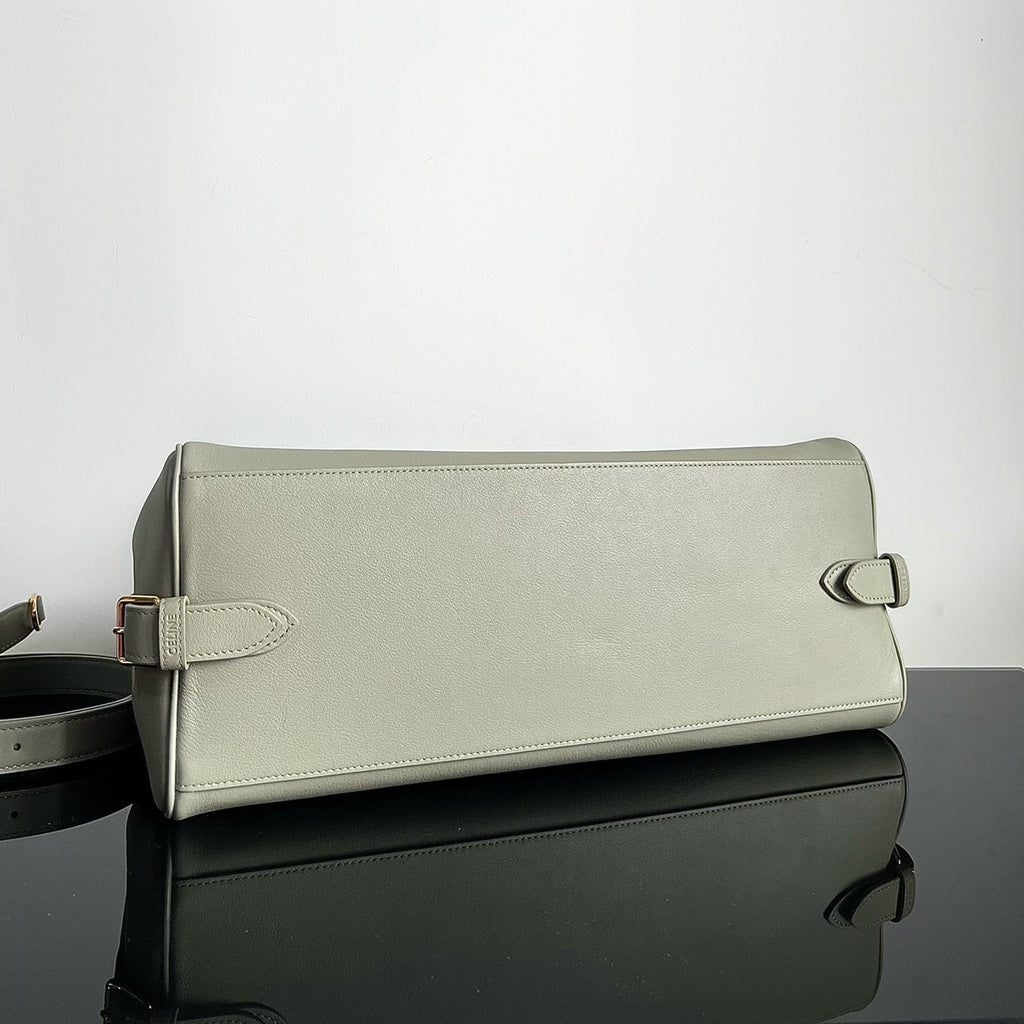 CELINE TRIOMPHE 37 SOFT CALFSKIN HANDBAG EICRU BEIGE