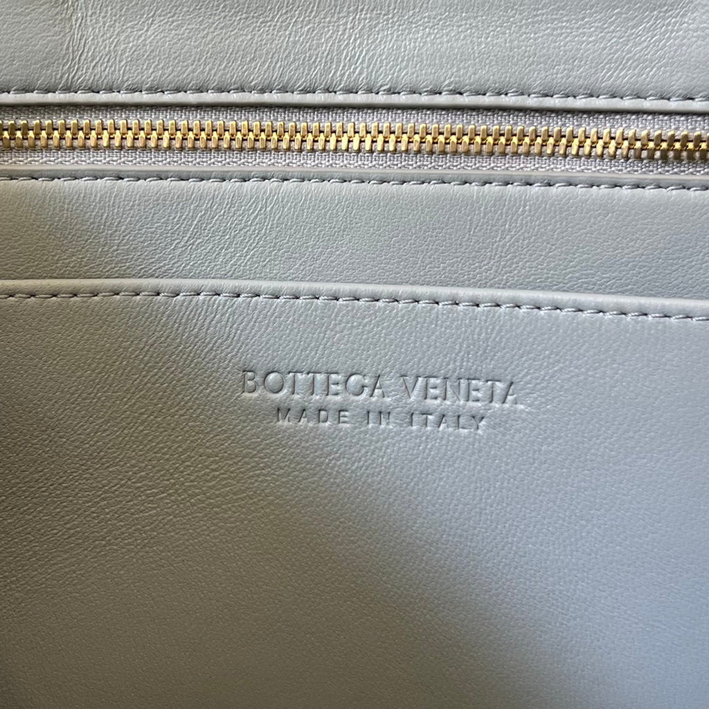 BOTTEGA VENETA SMALL ANDIAMO 29 IN GREY LAMBSKIN