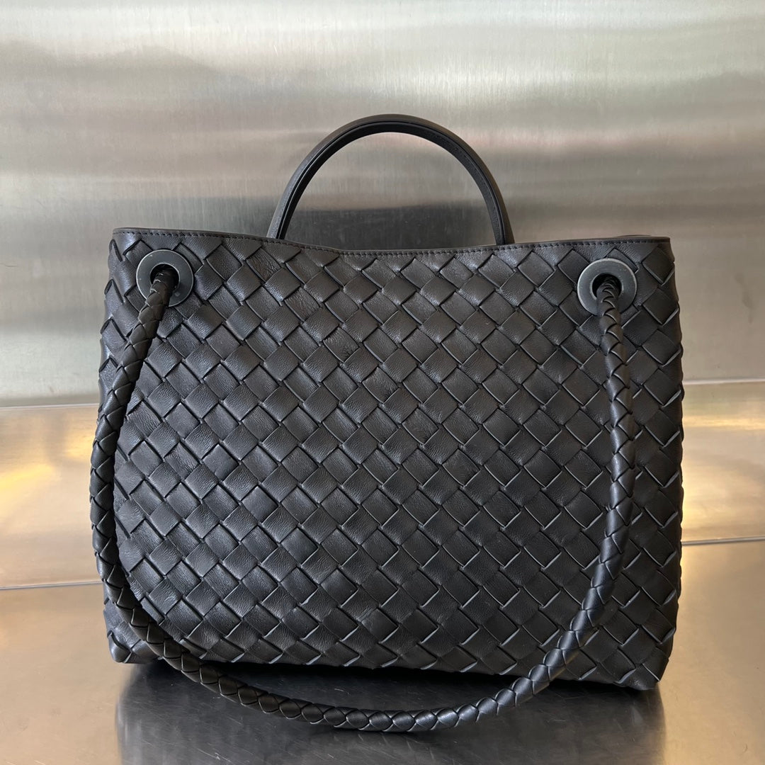 BOTTEGA VENETA MEDIUM ANDIAMO 32CM BLACK LAMBSKIN