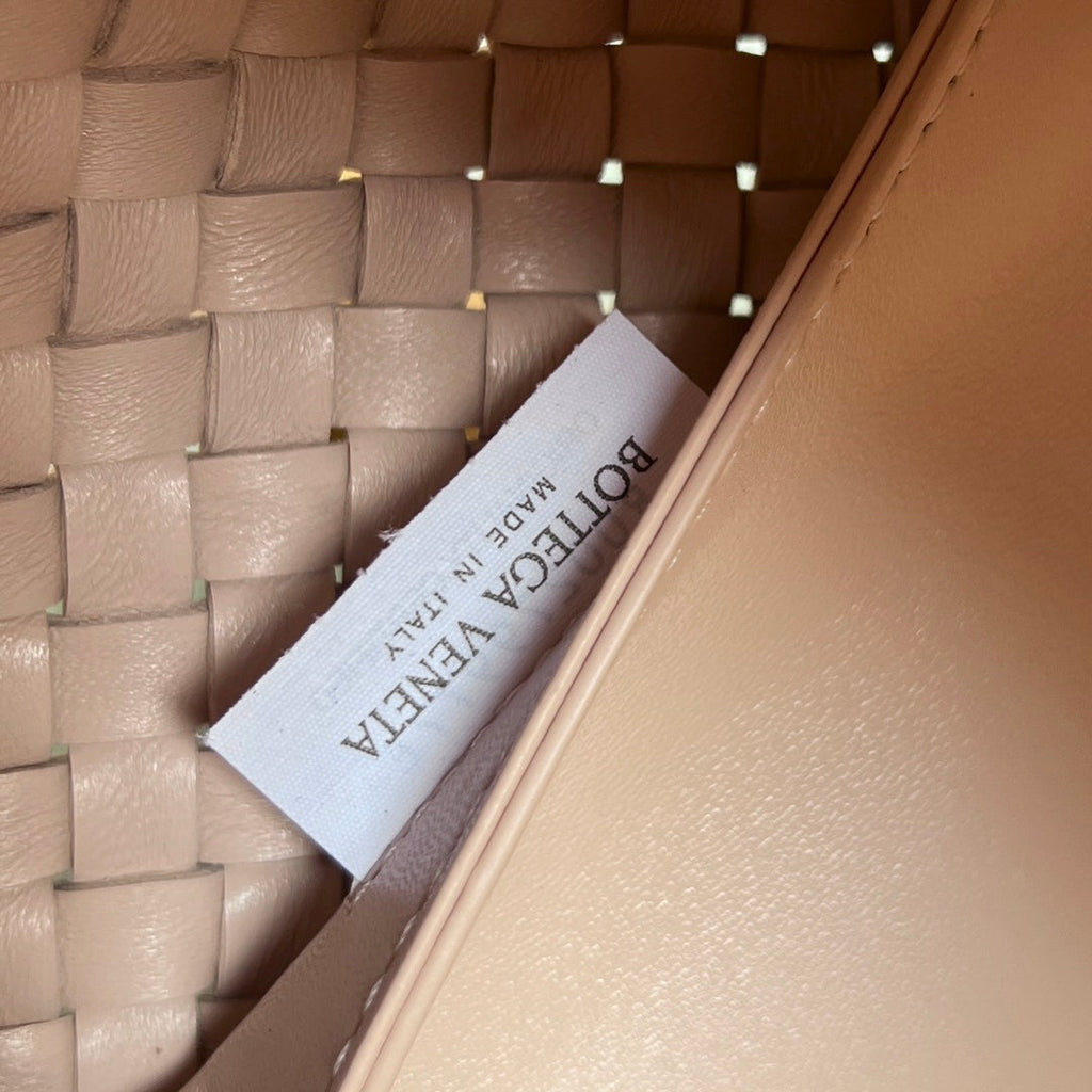 BOTTEGA VENETA SMALL CABAT 32 IN PALE PINK LAMBSKIN