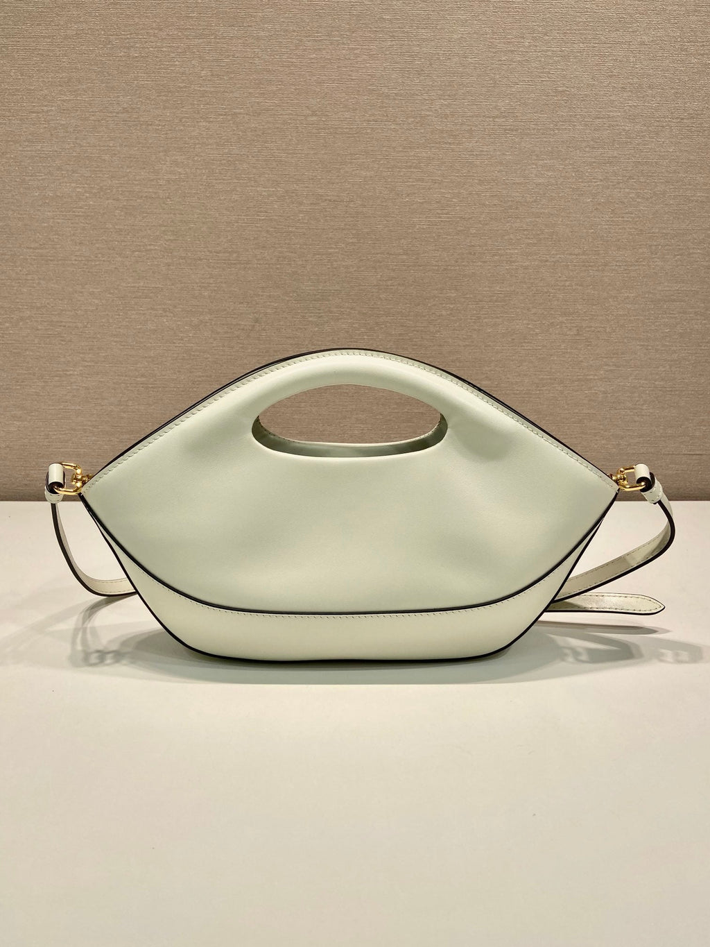 PRADA DUMPLING BAG 30 IN WHTE CALFSKIN