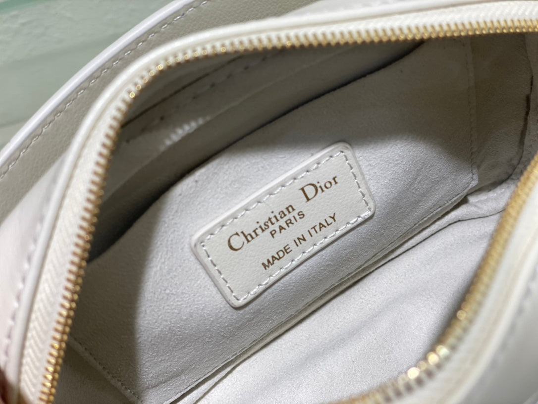 DIOR CARO BOX BAG 19 IN WHITE QUILTED MACROCANNAGE CALFSKIN
