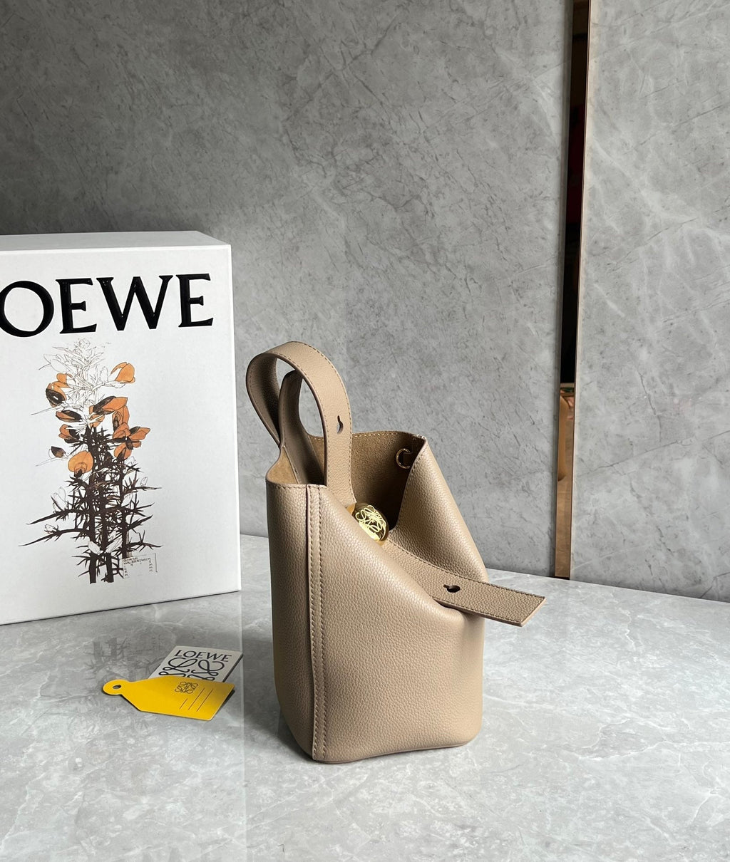 LOE MINI 19 PEBBLE BUCKET IN CAMEL BROWN MELLOW CALFSKIN
