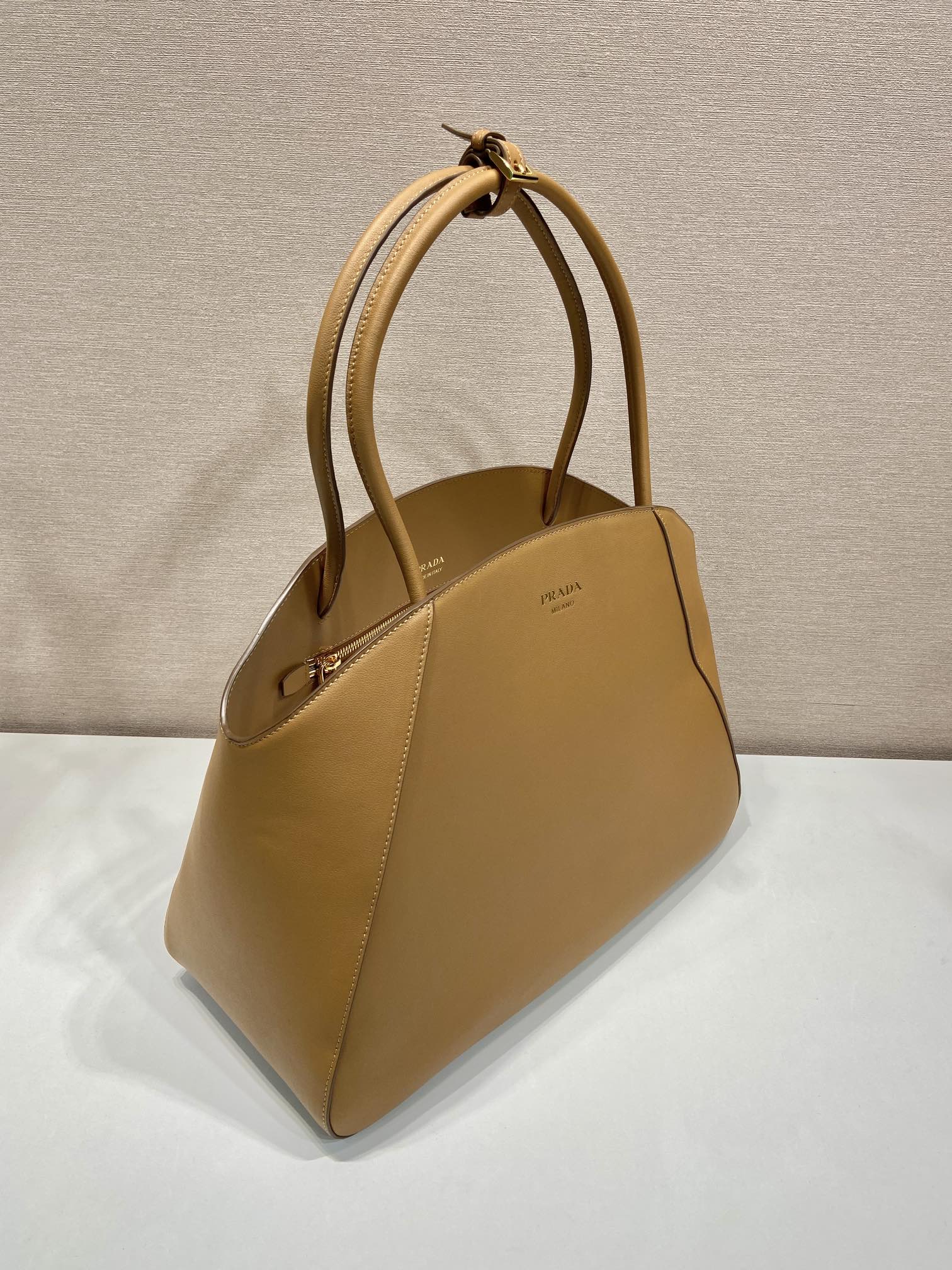 PRADA ELEGANT TOTE BAG 40 IN CIDER BROWN SMOOTH CALFSKIN