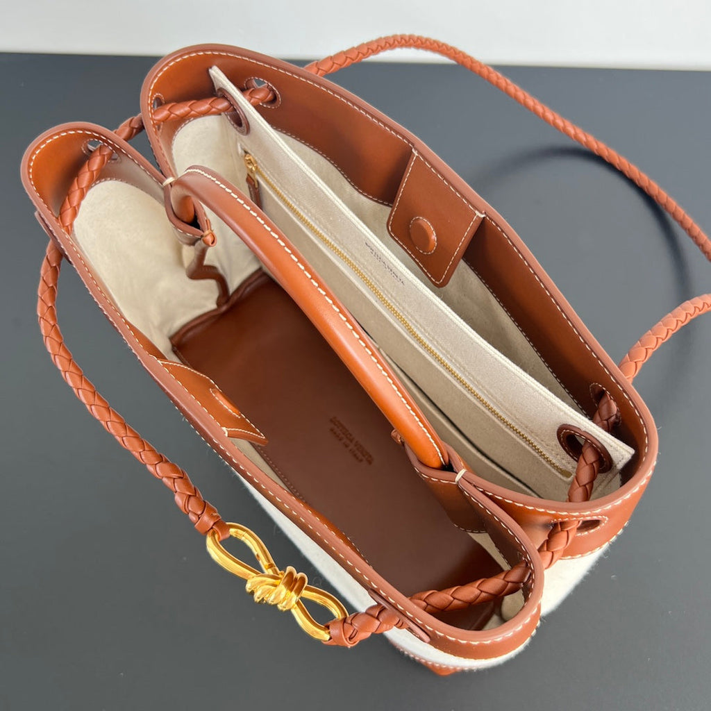 BOTTEGA VENETA MEDIUM ANDIAMO 32 IN WHITE BROWN CALFSKIN AND CANVAS