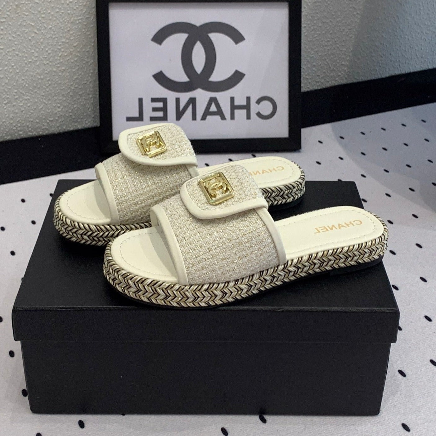 CHANEL Double  Women New Trendy Calfskin Slippers White