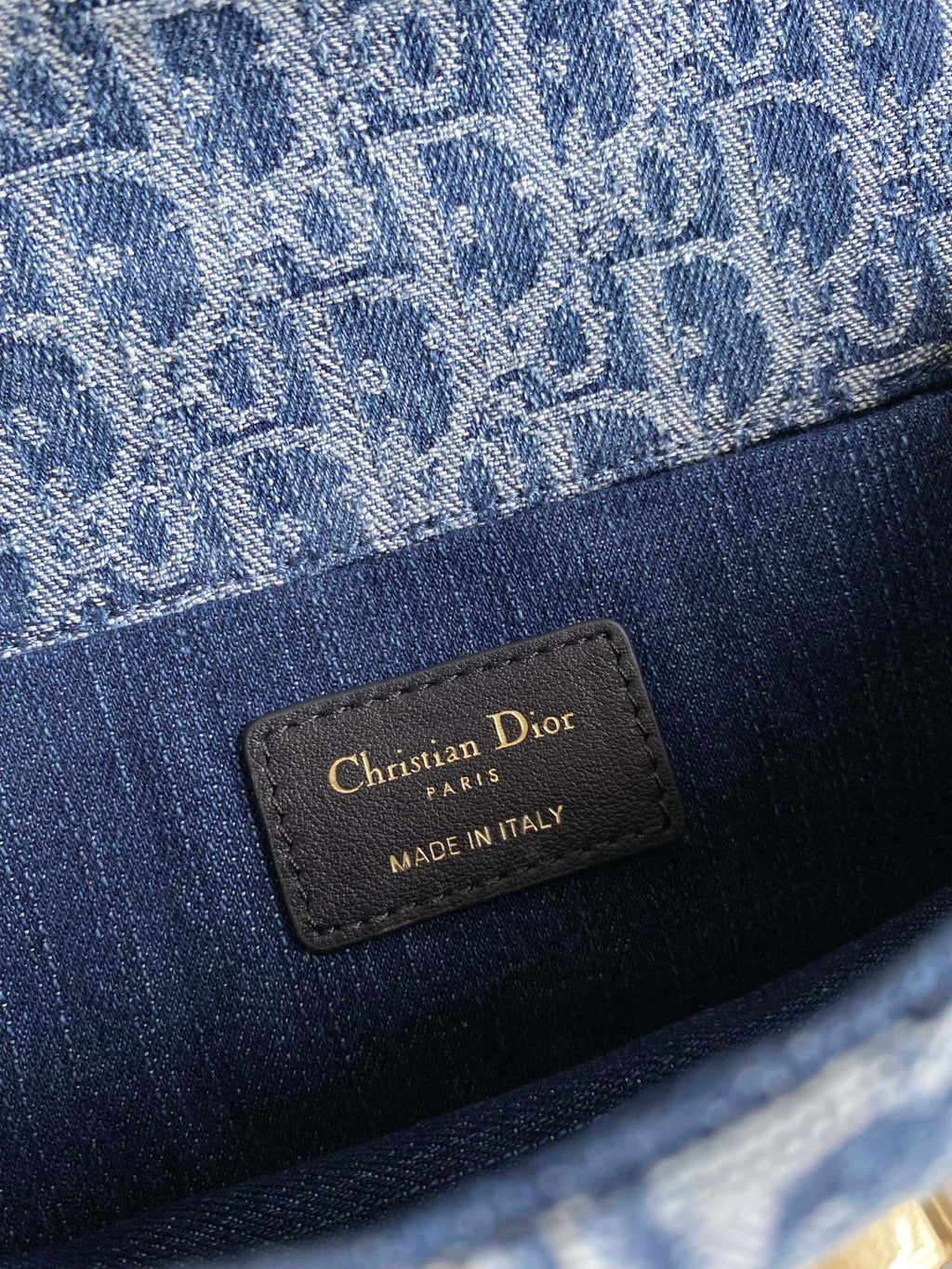 DIOR 21 MONGTAIGNE EAST-WET WITH CHAIN BLUE DENIM OBLIQUE JACQUARD