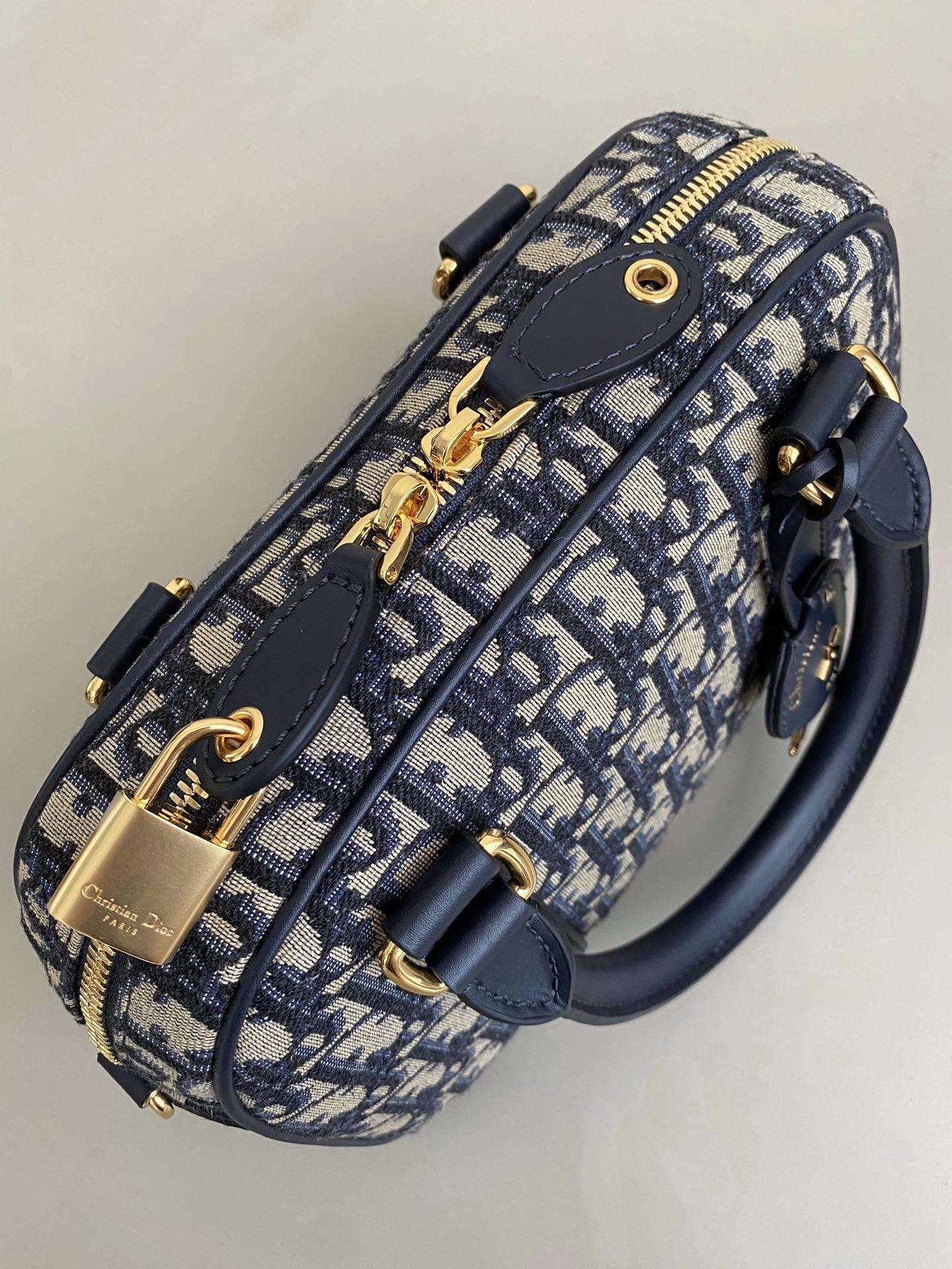 DIOR MEDIUM D-VIBE BOWLING BAG 25 BLUE JACQUARD