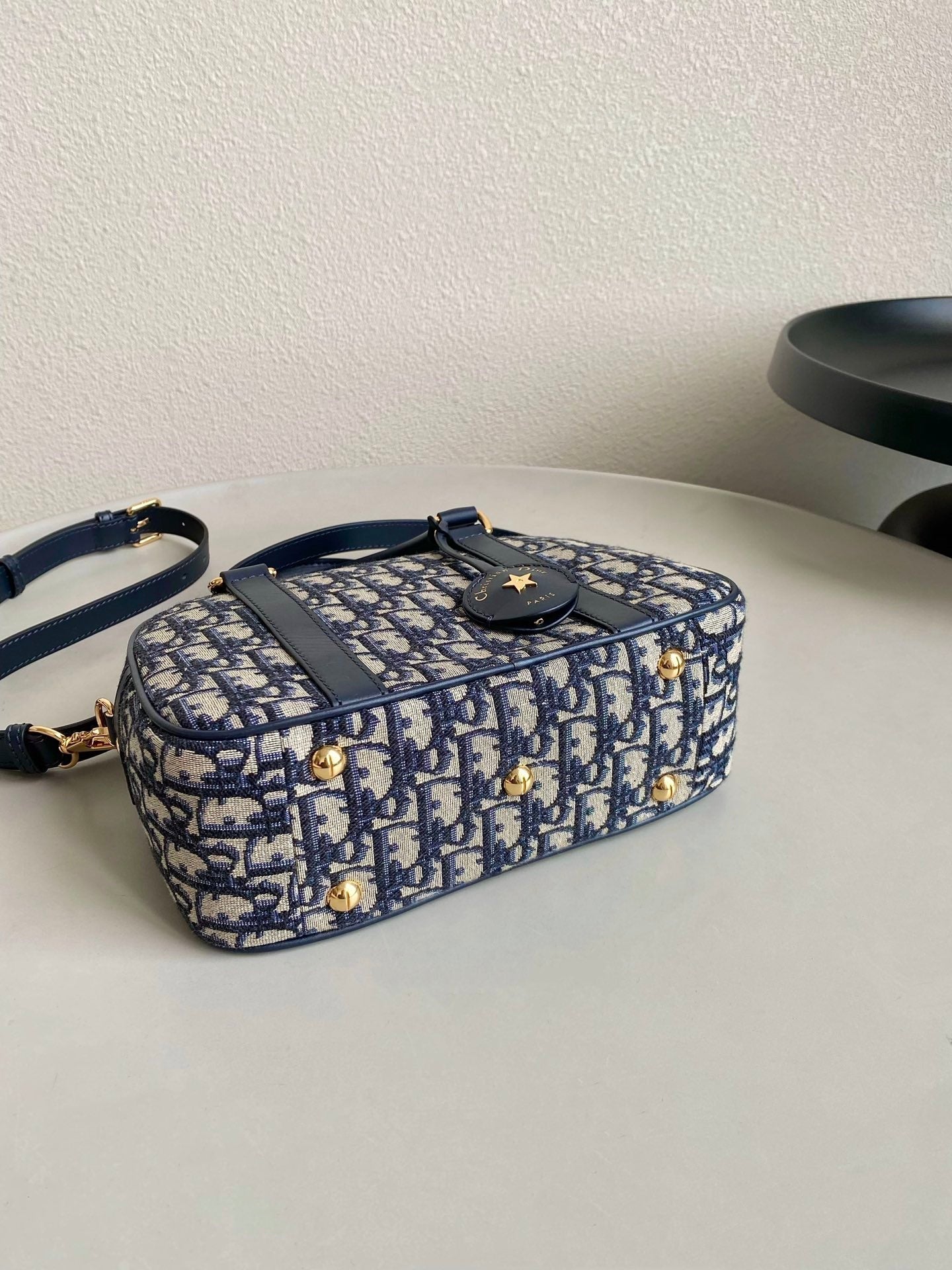 DIOR MEDIUM D-VIBE BOWLING BAG 25 BLUE JACQUARD