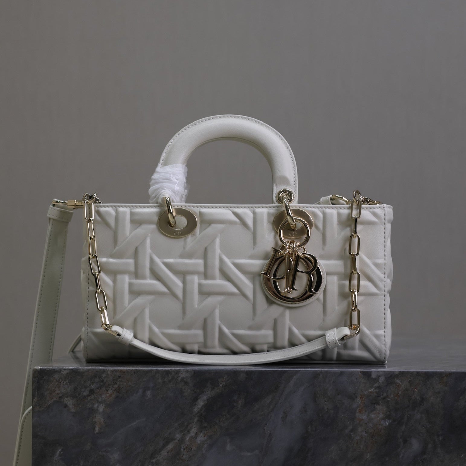 DIOR LADY D-JOY BAG 26 IN WHITE GRAPHIC CANNAGE CALFSKIN PALE GOLD-FINISH METAL CHARMS