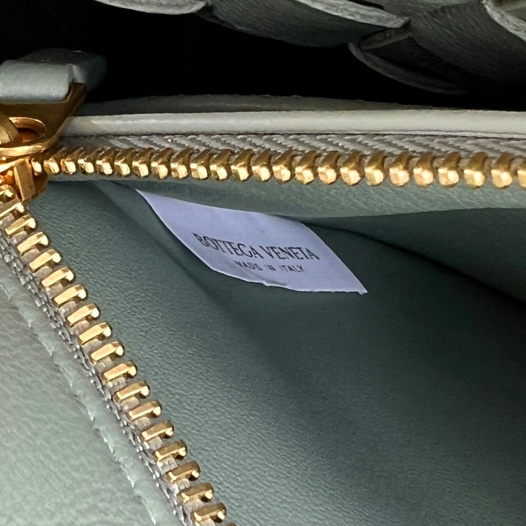 BOTTEGA VENETA SMALL ANDIAMO 29 IN CEDALON GREEN LAMBSKIN
