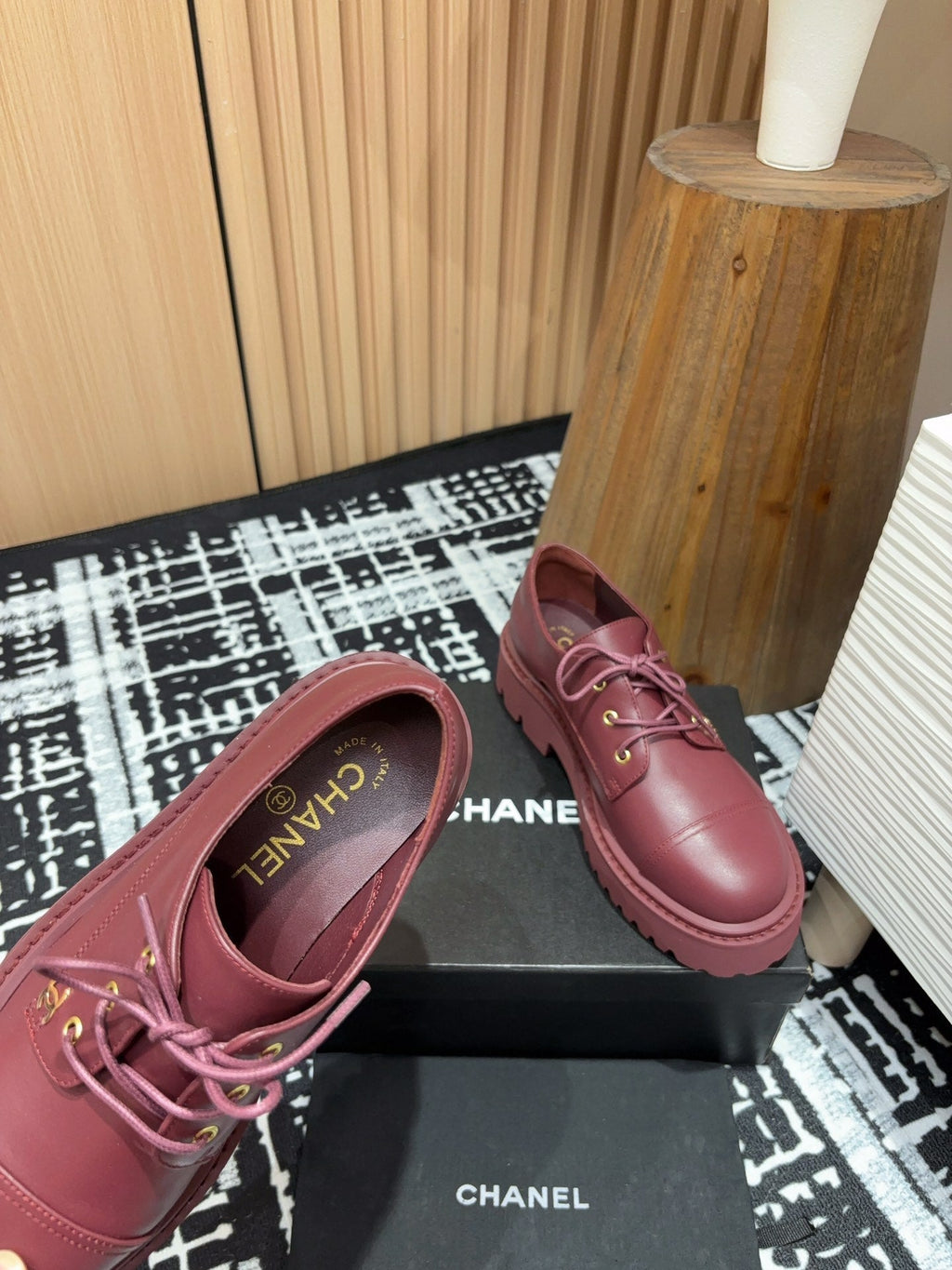CHANEL OXFORD SHOES IN BURGUNDY RED CALFSKIN