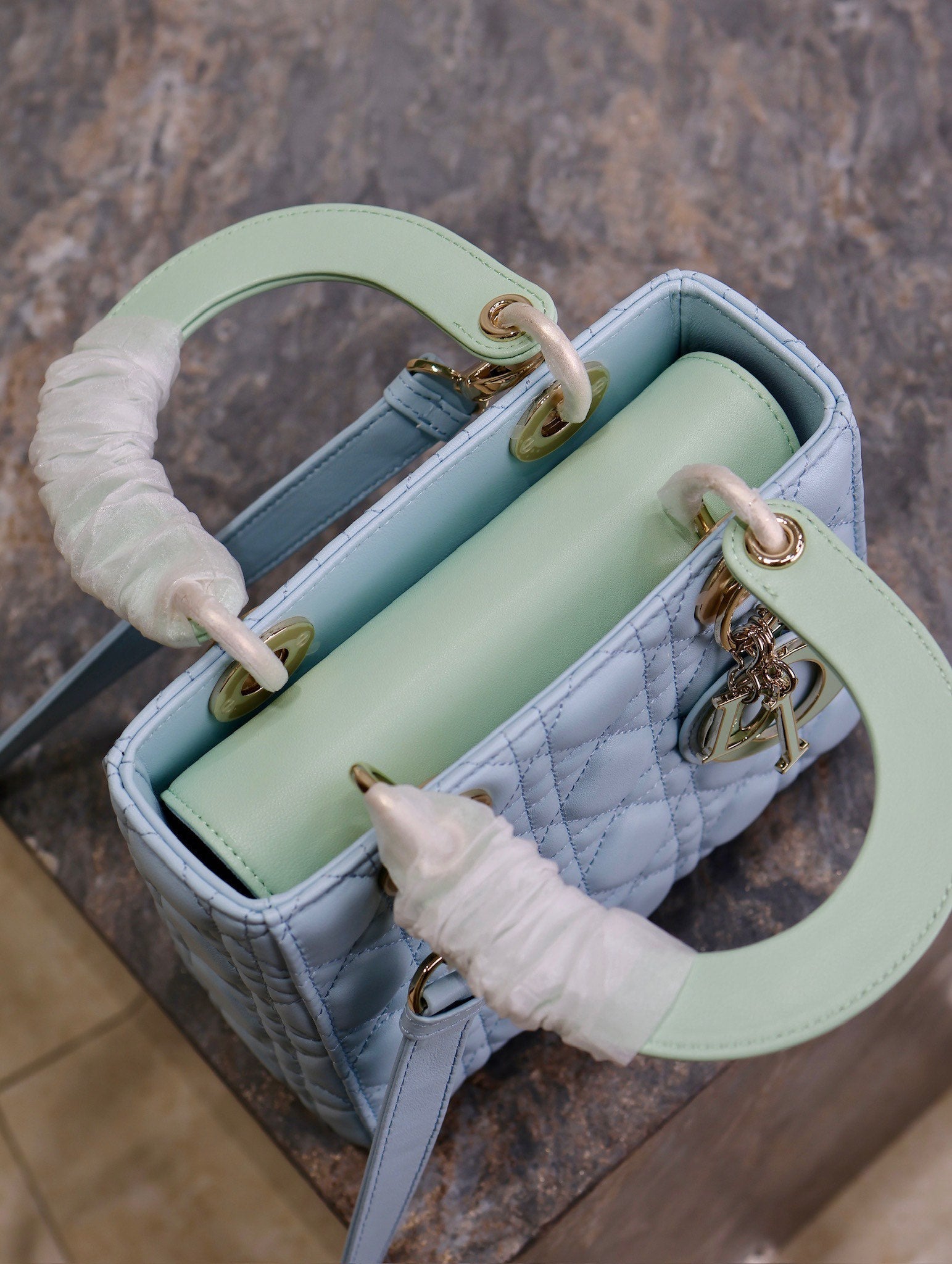 DIOR MEDIUM LADY BAG 20 IN BABY BLUE QUILTED MACROCANNAGE CALFSKIN GREEN STRAP