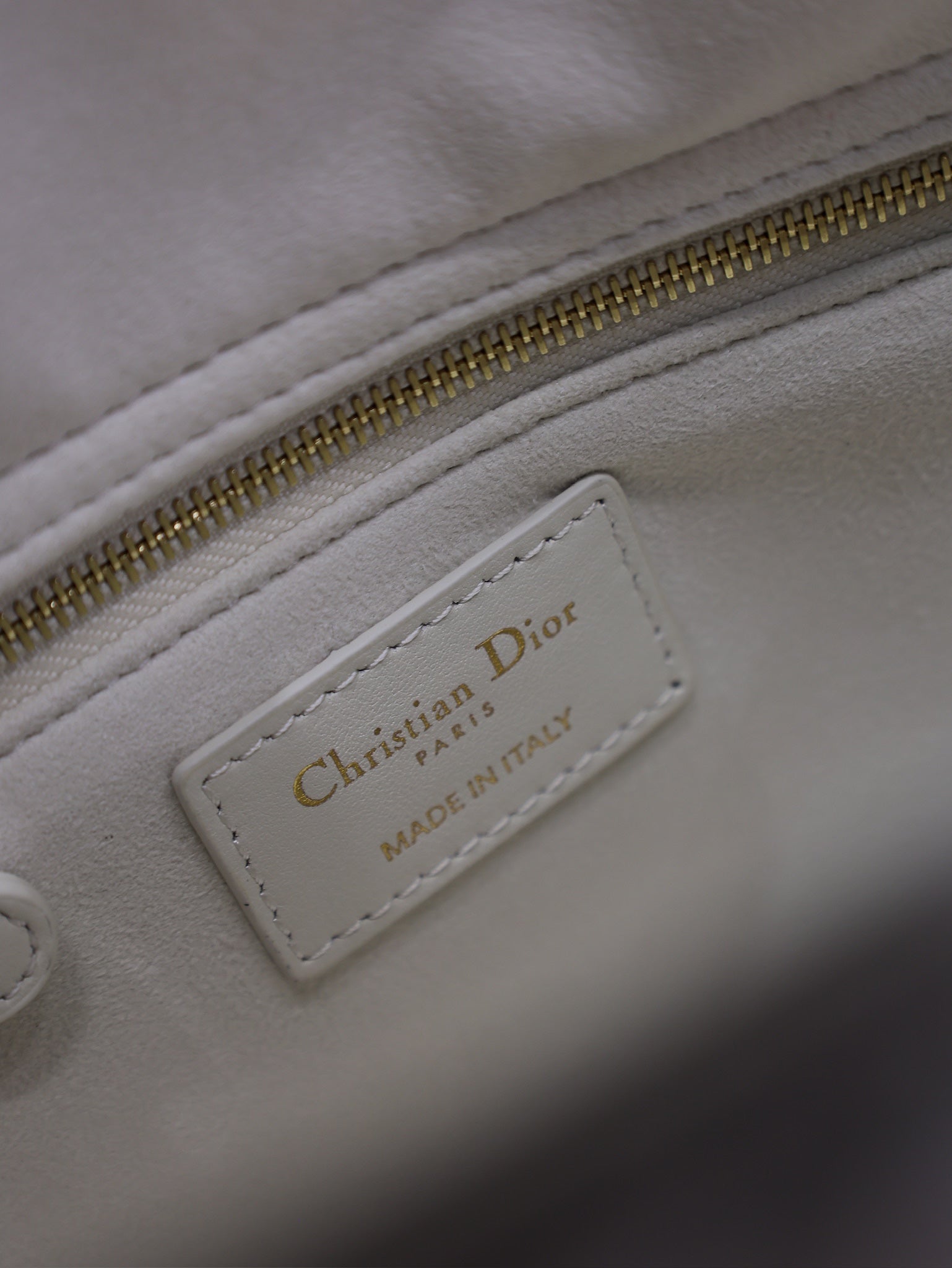 DIOR MEDIUM LADY BAG 24 IN WHITE QUILTED MACROCANNAGE CALFSKIN BLACK STRAP
