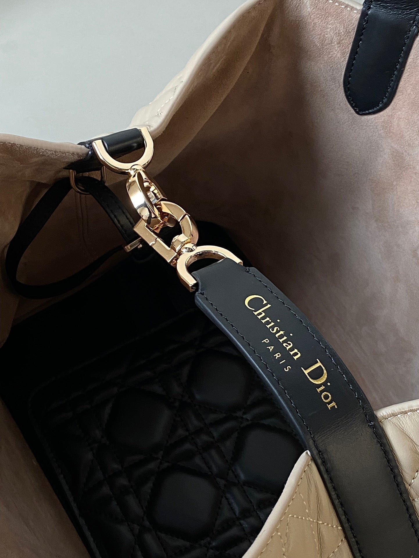 DIOR MEDIUM TOUJOURS BAG 28 IN BEIGE CANNAGE CALFSKIN BLACK STRAP