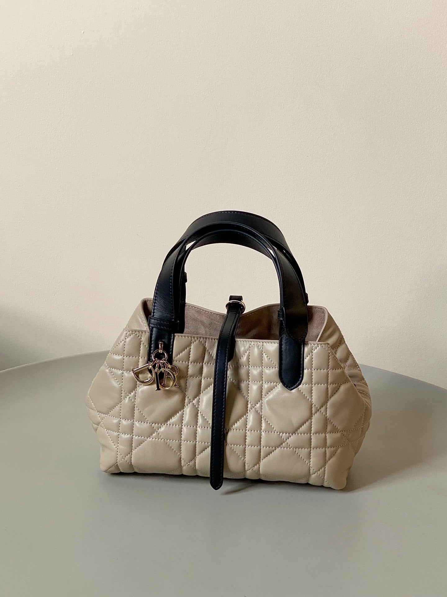 DIOR MINI TOUJOURS BAG 23 IN BEIGE CANNAGE CALFSKIN BLACK STRAP