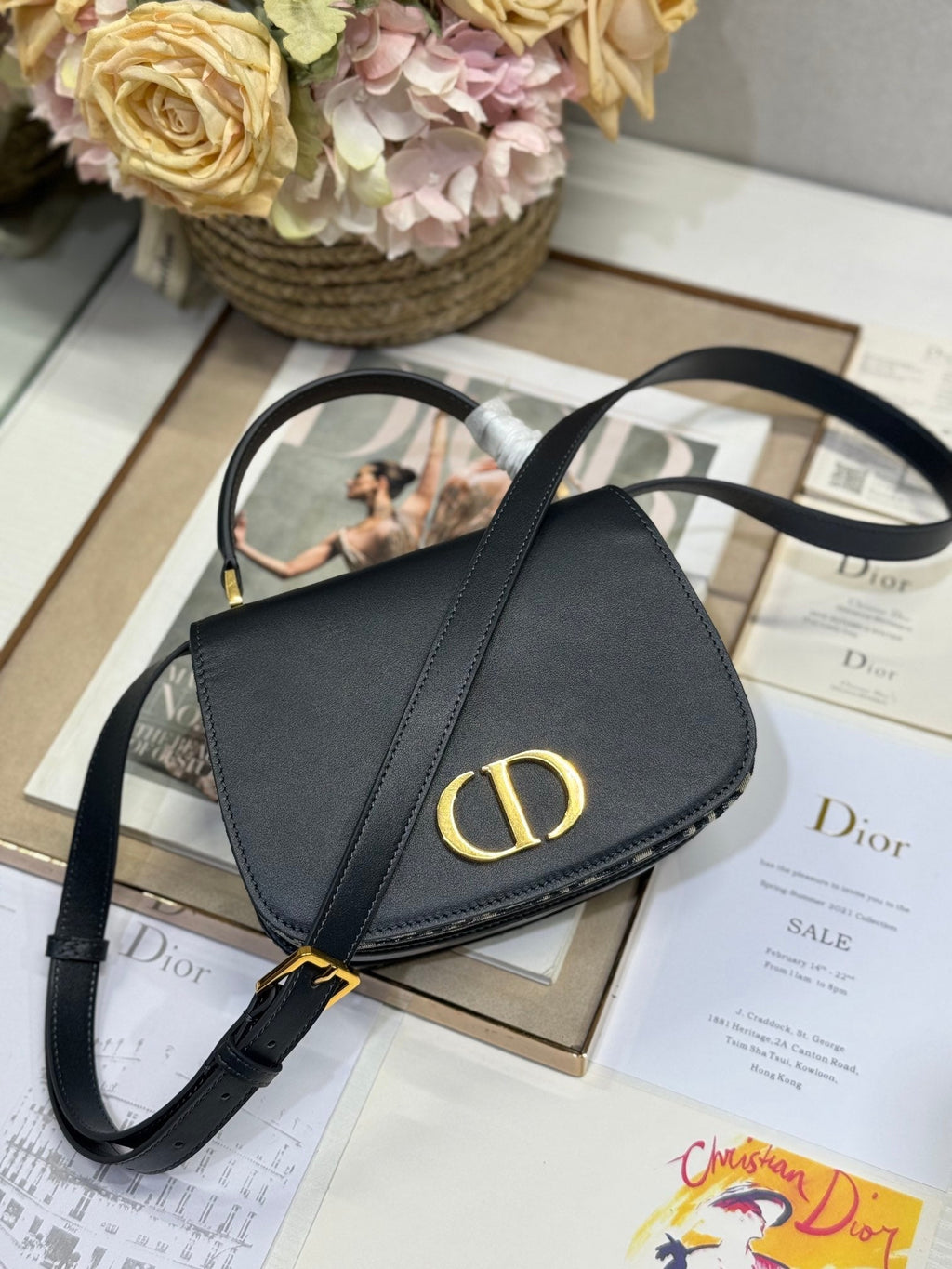DIOR SMALL 19 MONTAIGNE AVENUE TOP HANDLE BAG BLUE  OBLIQUE JACQUARD AND BLACK SMOOTH CALFSKIN