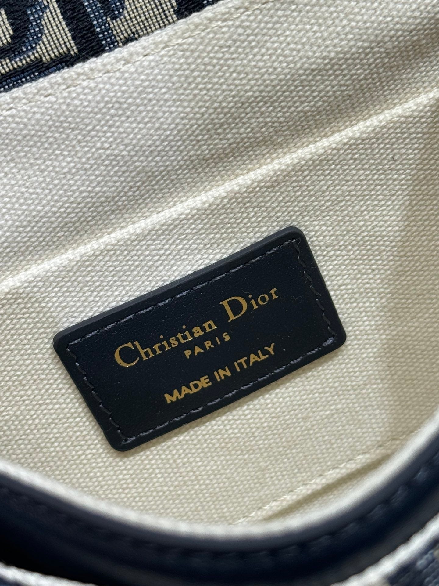 DIOR SMALL 19 MONTAIGNE AVENUE TOP HANDLE BAG BLUE  OBLIQUE JACQUARD AND BLACK SMOOTH CALFSKIN