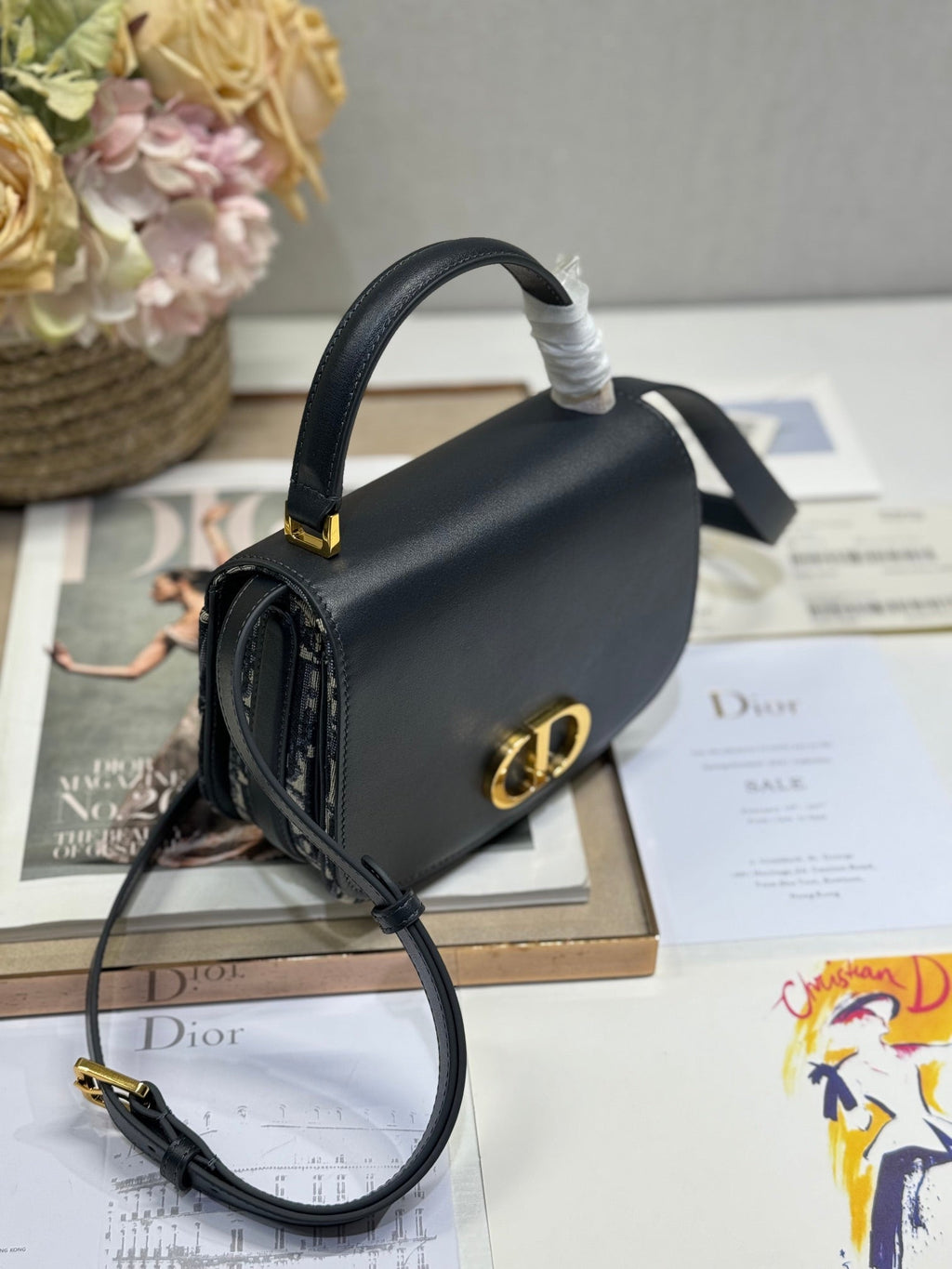 DIOR SMALL 19 MONTAIGNE AVENUE TOP HANDLE BAG BLUE  OBLIQUE JACQUARD AND BLACK SMOOTH CALFSKIN