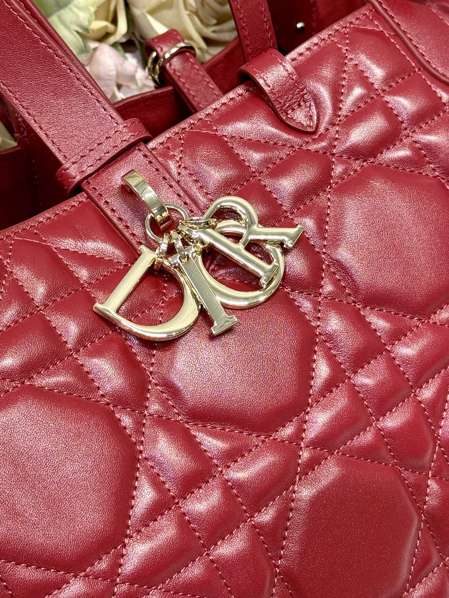 DIOR MEDIUM 37 TOUJOURS BAG IN RUBY RED MACROCANNAGE LAMBSKIN