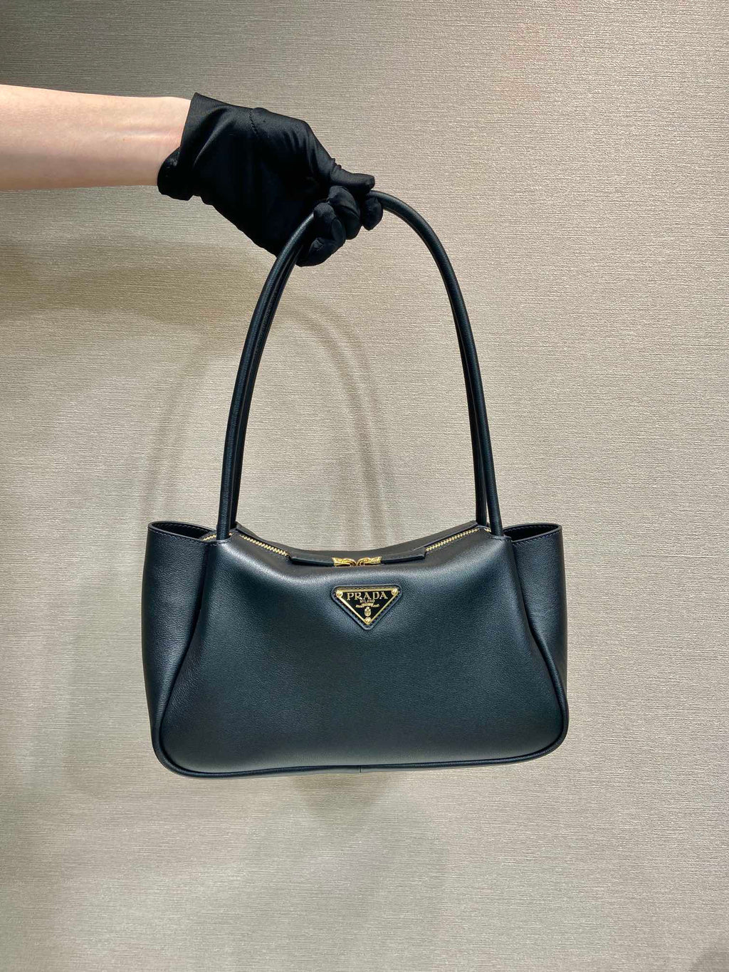 PRADA 28 LARGE BLACK CALFSKIN HANDBAG