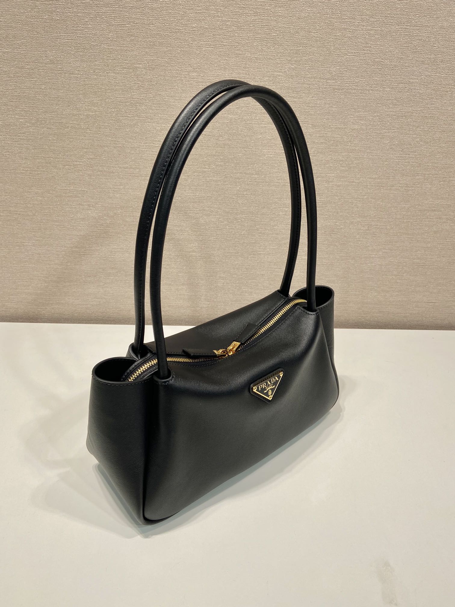 PRADA 28 LARGE BLACK CALFSKIN HANDBAG