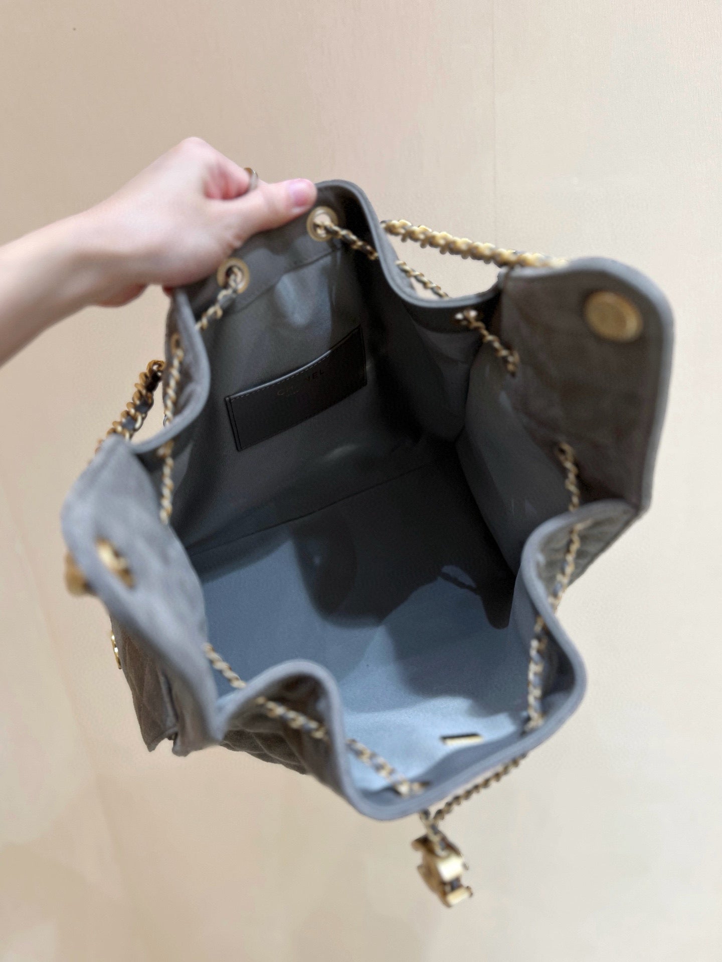 CHANEL 25 HANDBAG IN GRAY 40 SUEDE CALFSKIN GOLD HARDWARE