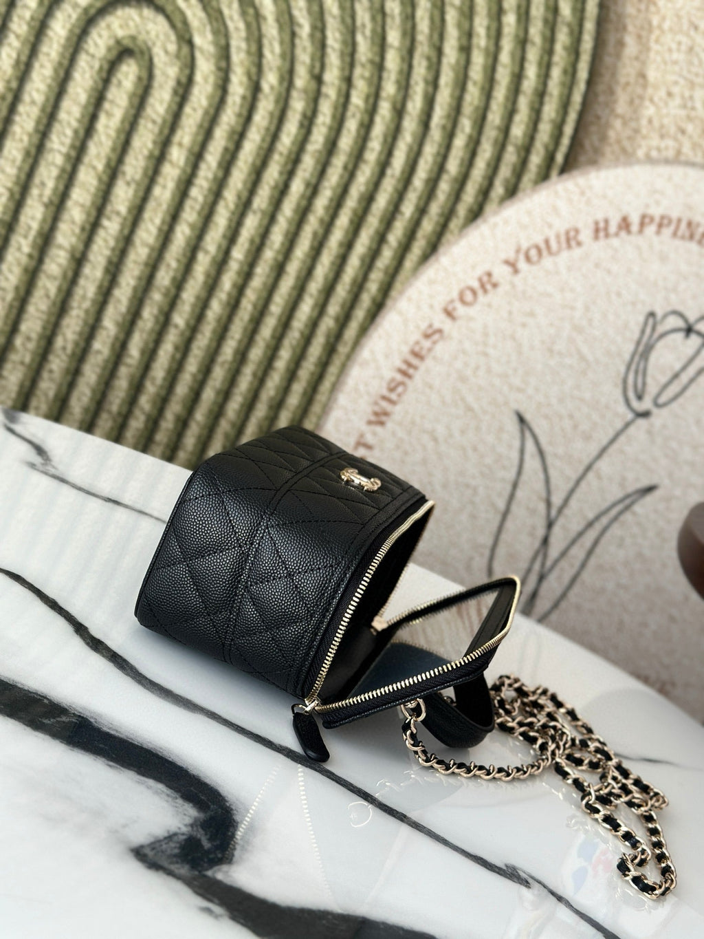 CHANEL VANITY 17 CAVIAR WITH HANDLE IN BLACK CALFSKIN GOLD HARDWARE