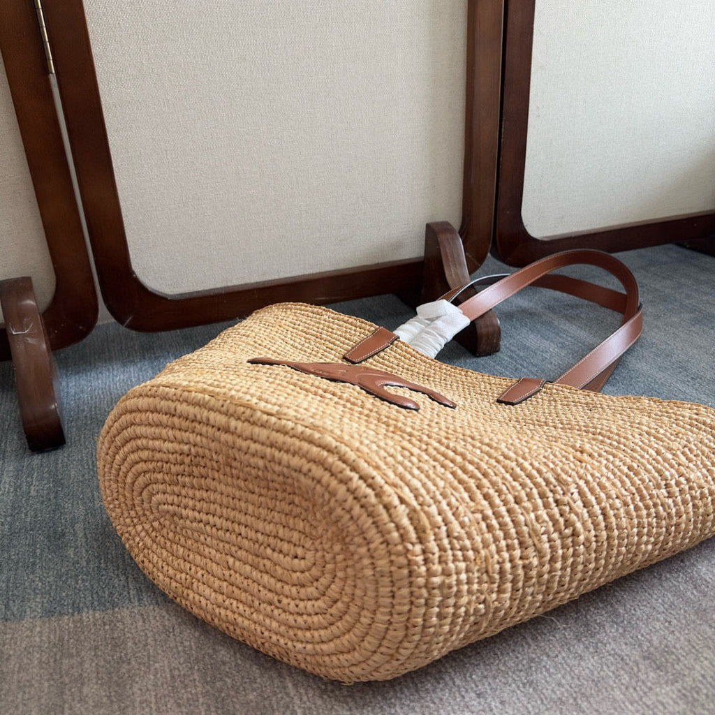 CELINE MEDIUM SUPPLE  CLASSIC PANIER IN RAFFIA AND CALFSKIN