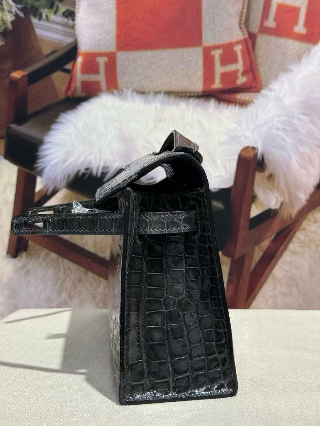 HERMES KELLY MINI 22 IN BLACK AMERICAN ALLIGATOR SILVER BUCKLE